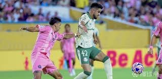 2025 年 12 月 26 日：日本队经理井端弘和确认大谷翔平已开始轻量投球练习